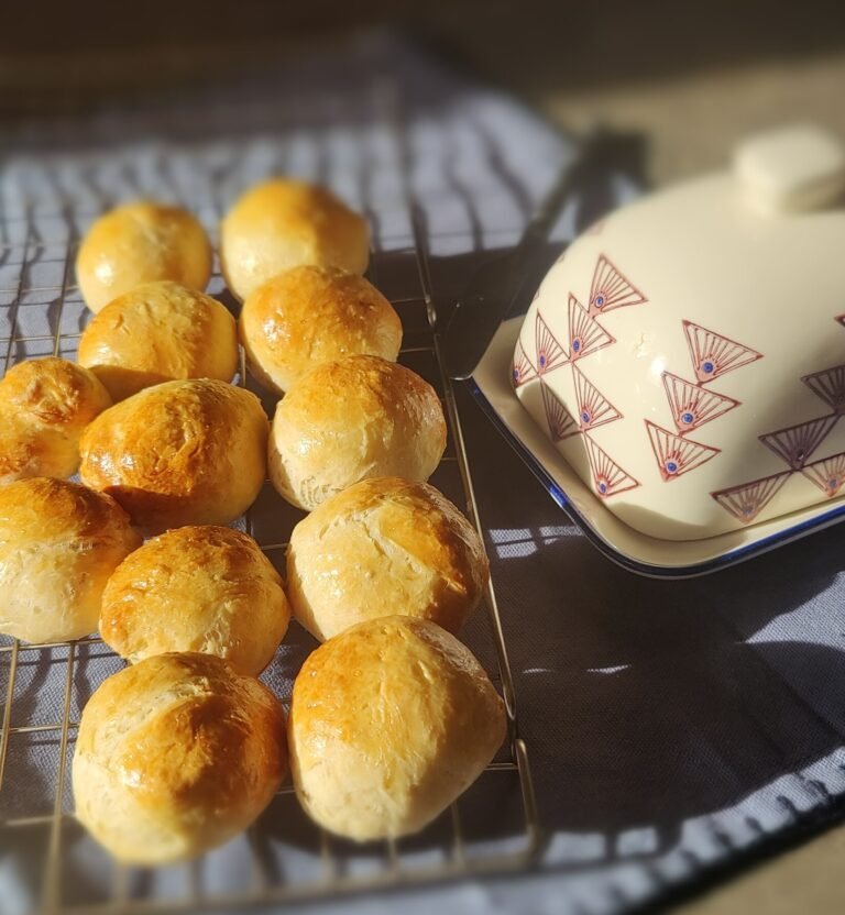 soft white dinner rolls