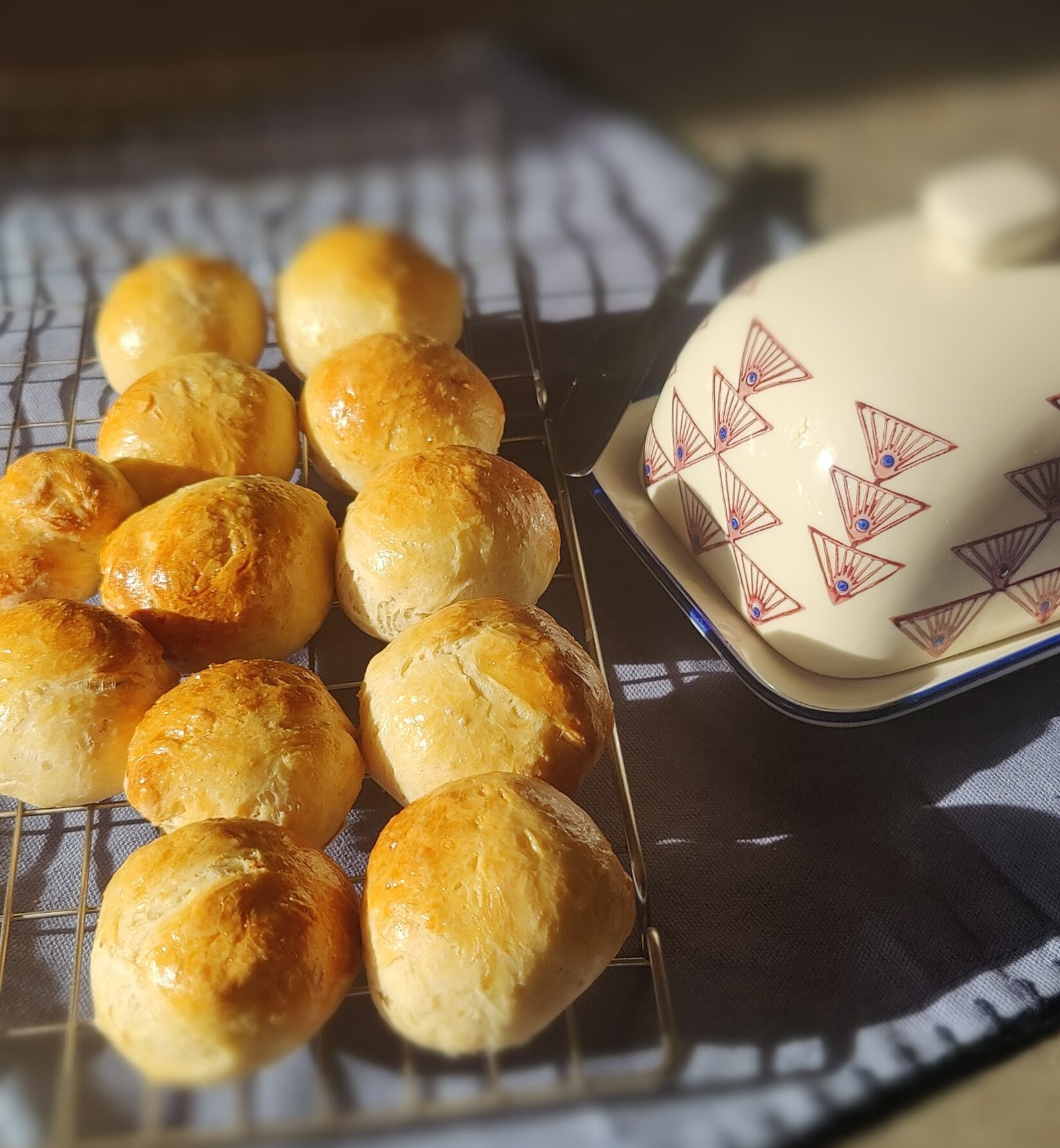 soft white dinner rolls