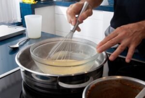 Glossary of culinary terms - Making sauce using a bain marie