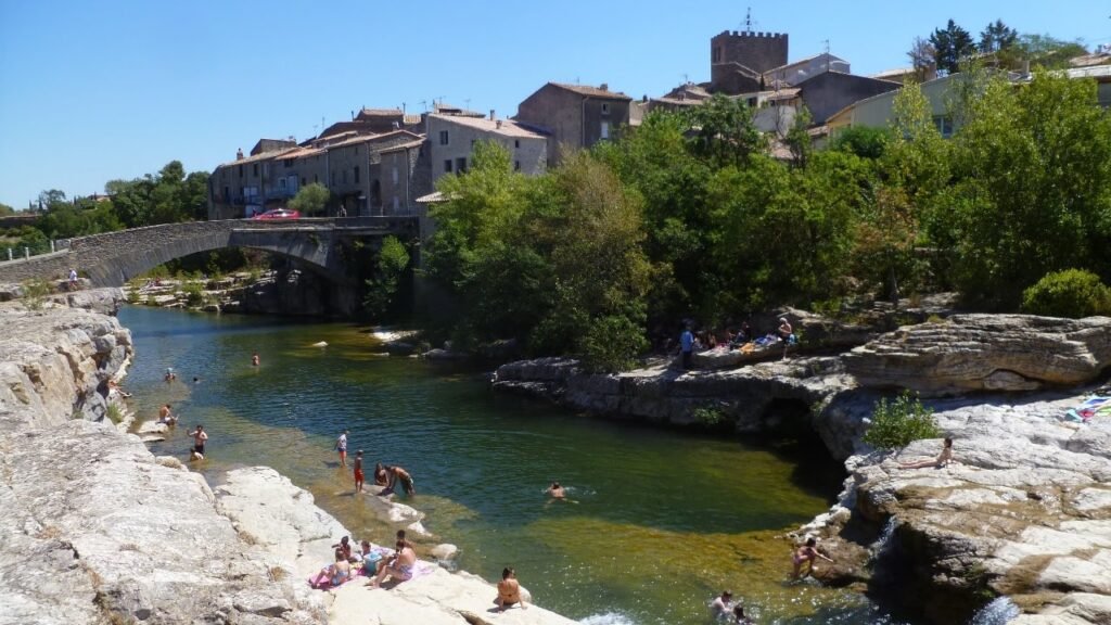 wild swimming in Ribaute, France
